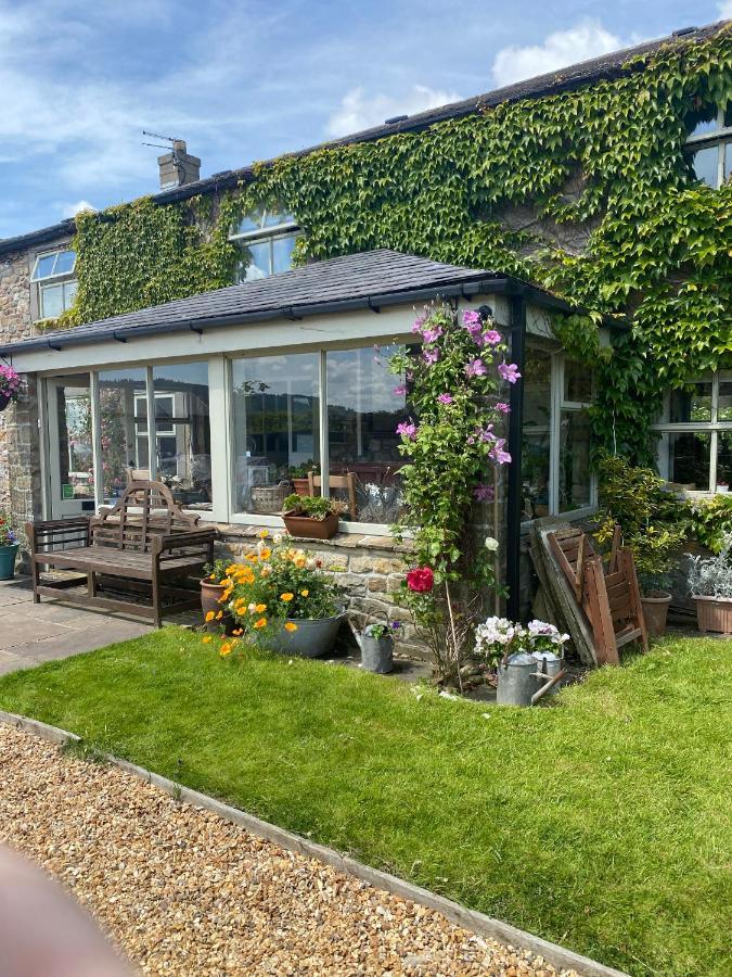 Chapel Cottage Clitheroe Road Уодингтън Екстериор снимка