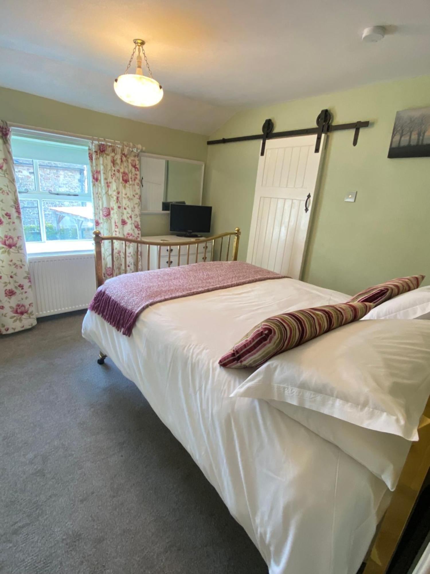 Chapel Cottage Clitheroe Road Уодингтън Екстериор снимка