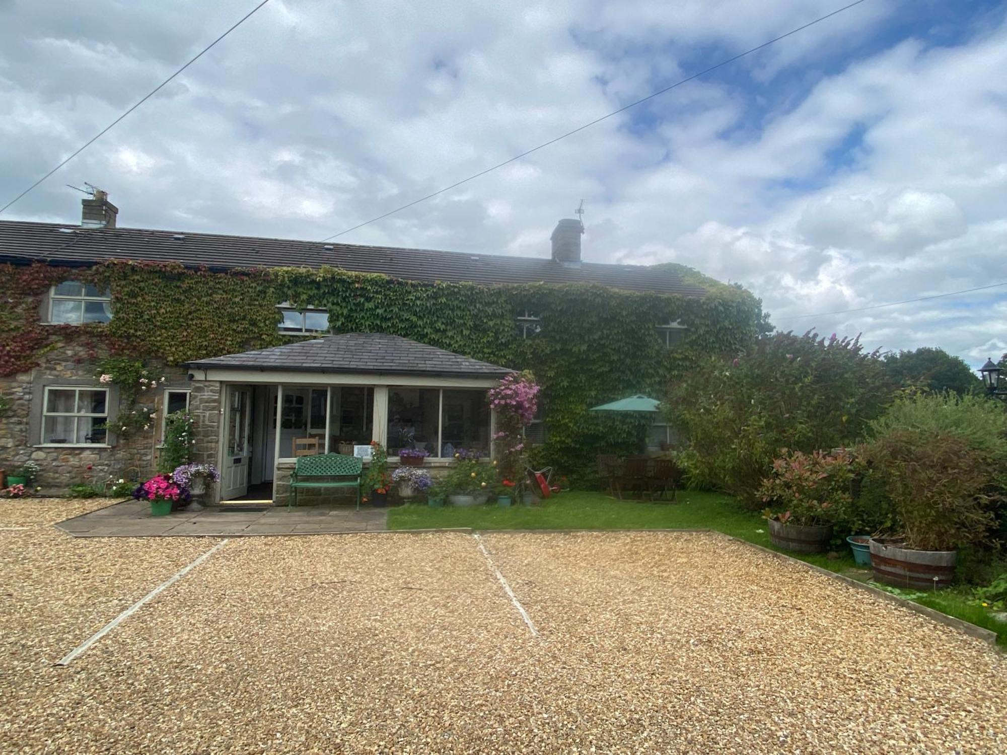 Chapel Cottage Clitheroe Road Уодингтън Екстериор снимка
