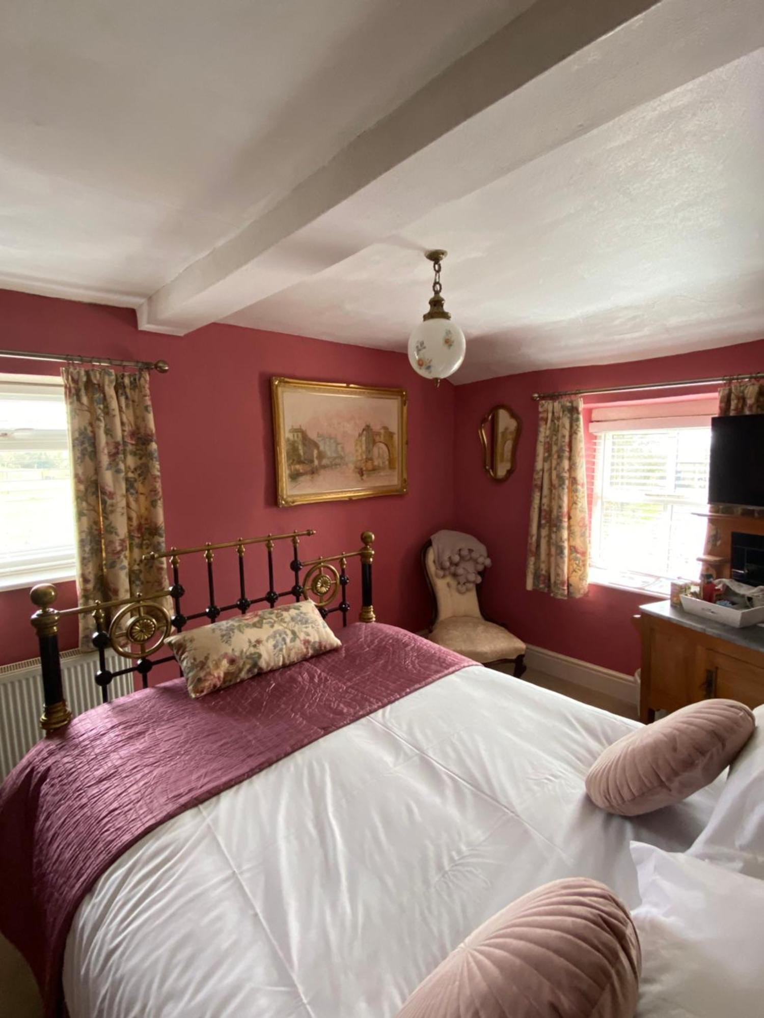 Chapel Cottage Clitheroe Road Уодингтън Екстериор снимка