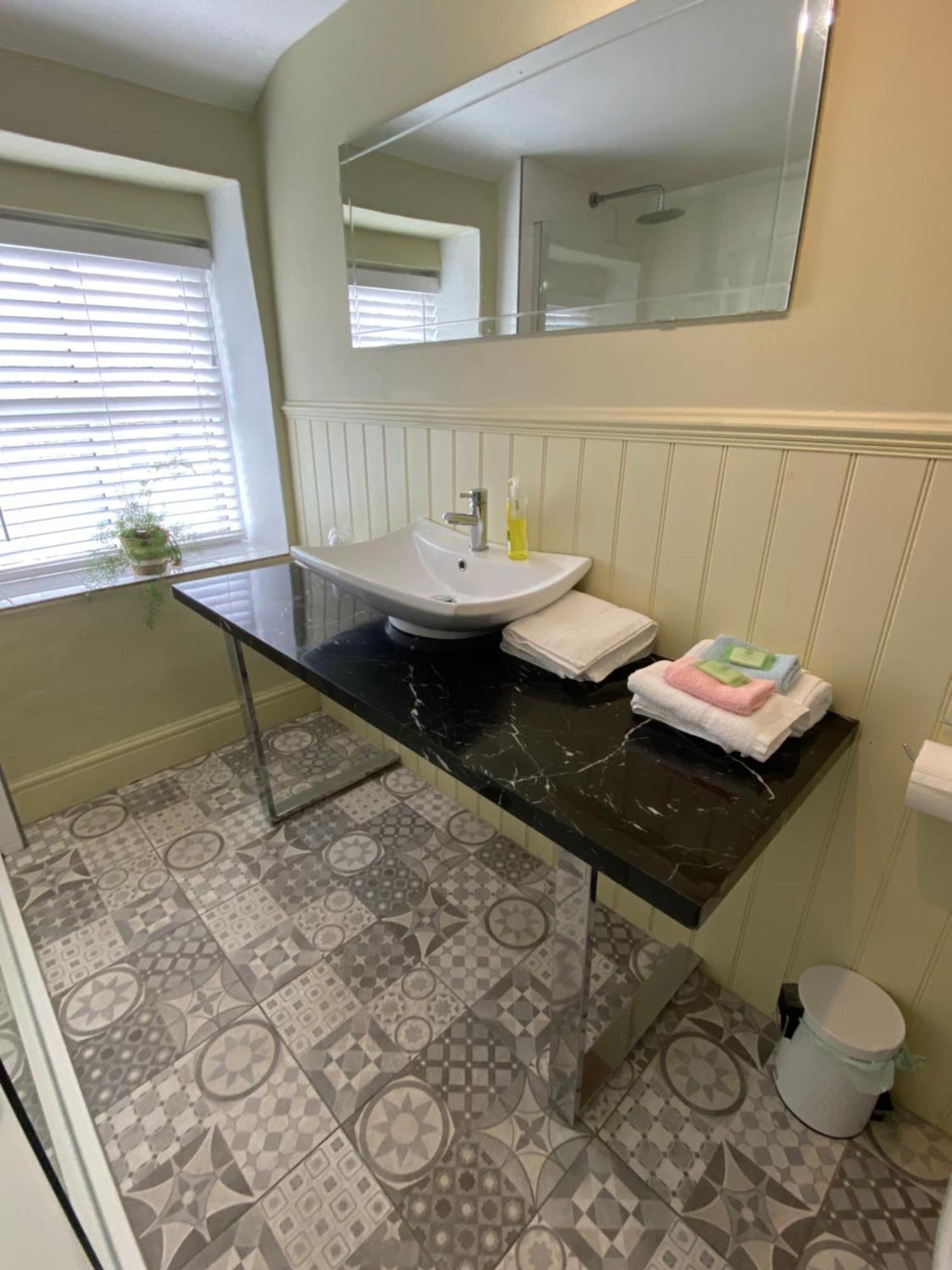 Chapel Cottage Clitheroe Road Уодингтън Екстериор снимка