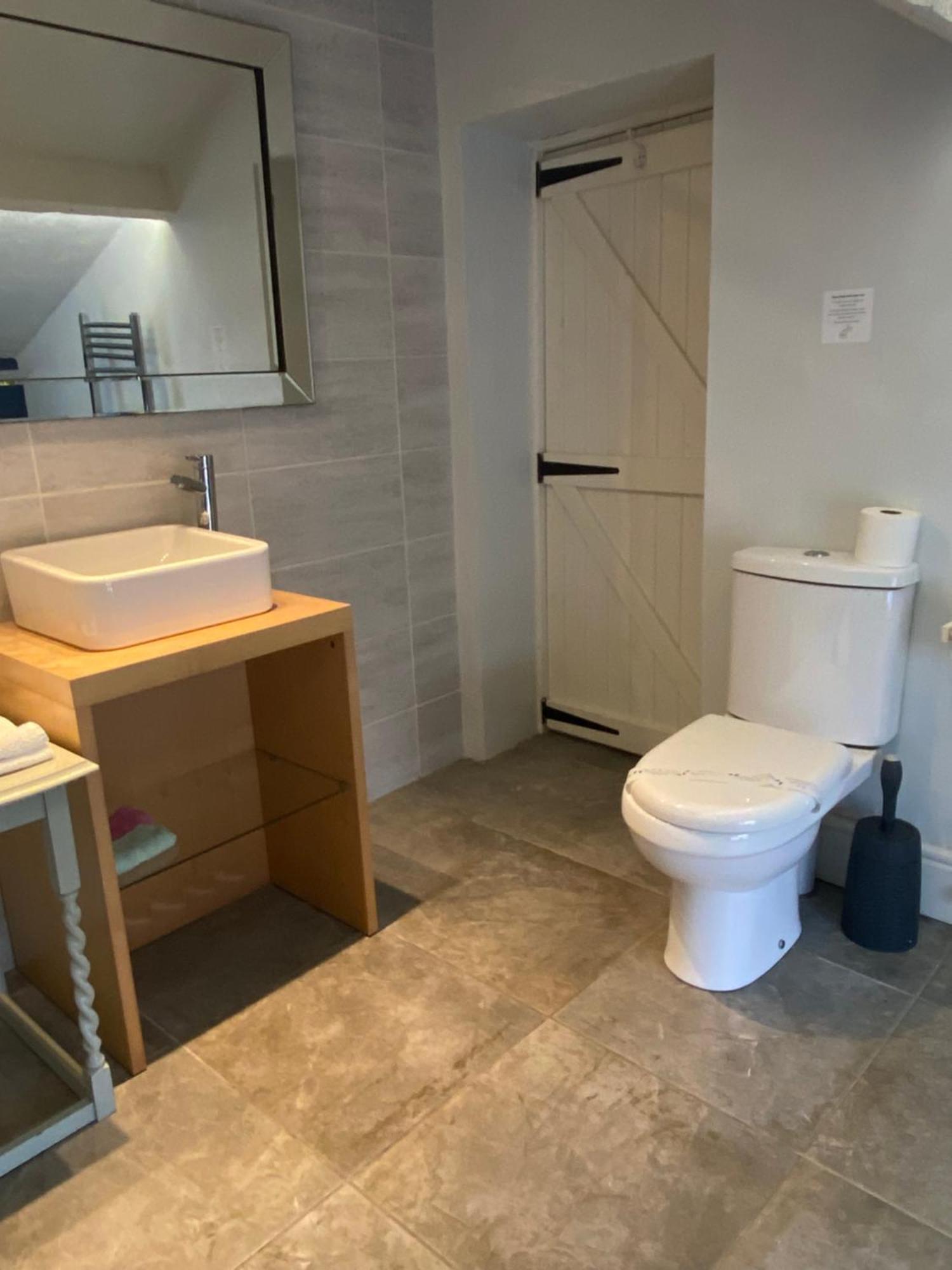 Chapel Cottage Clitheroe Road Уодингтън Екстериор снимка